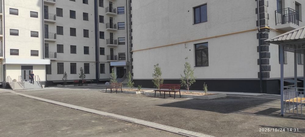 В г. Чирчике  10 микрорайон.