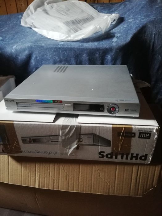 Vand DVD-uri noi