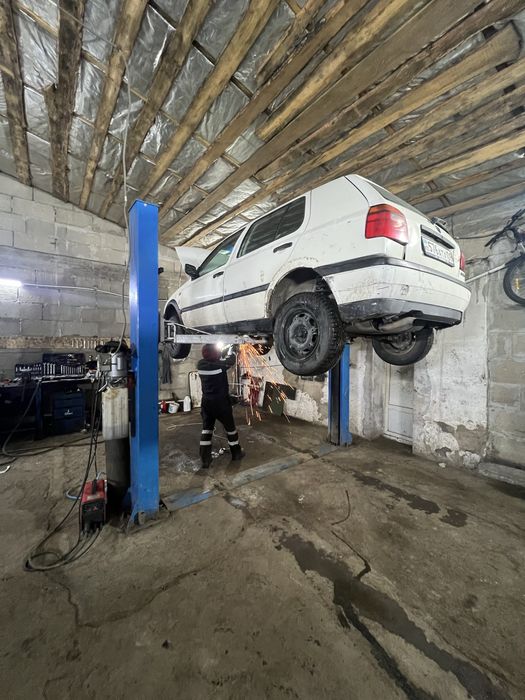 Машина на полном ходу!