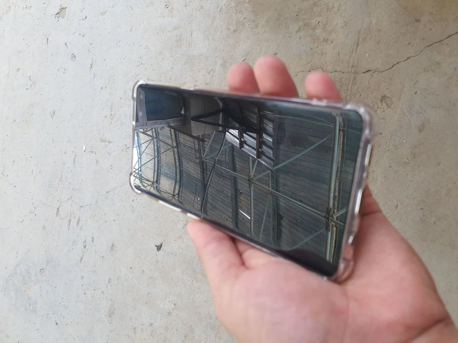 Samsung S10 5G 8/256гб сатылады срочно состояние идеально келсып берем