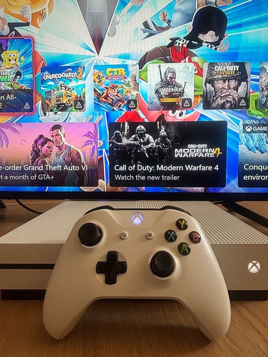 Xbox One S 1TB, с Коробкой! Состояние Идеальное