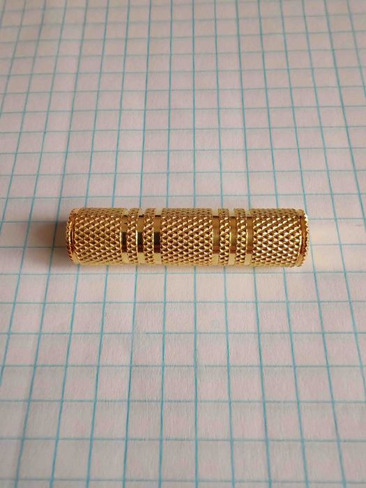 Соединитель для кабеля наушников или микрофона  3.5 мм