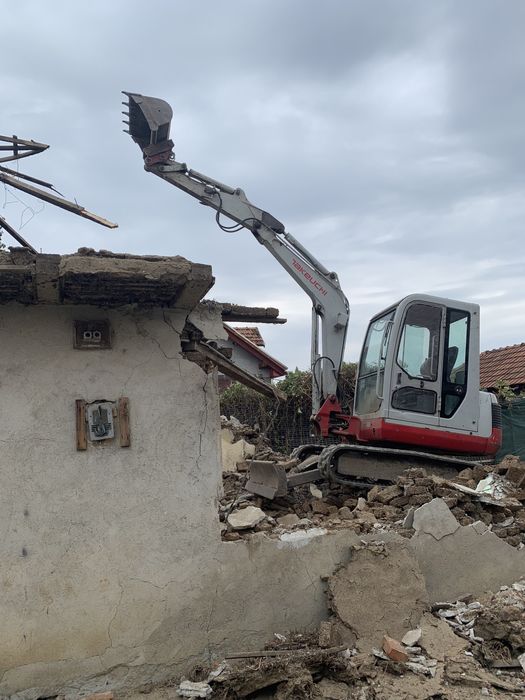 Inchiriere Mini-Excavator sapaturi fundatii. Demolari. Moloz. Picamer