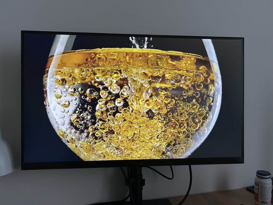 27’’ монитор Samsung LS27B610EQIXCI