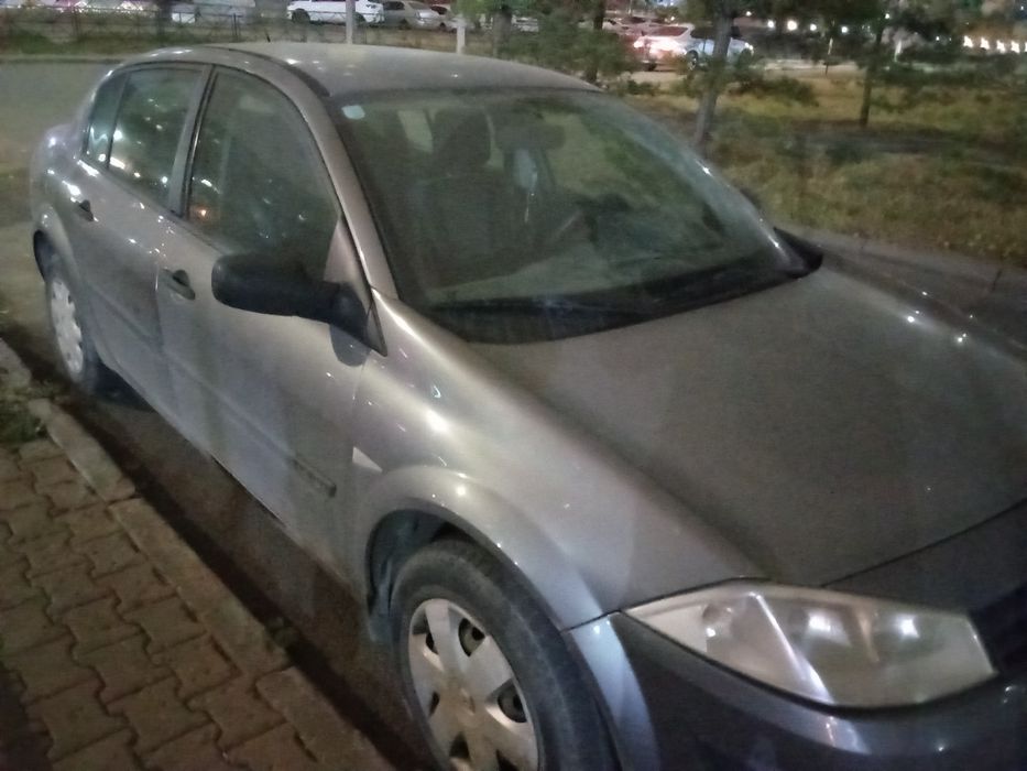 Рено Меган автомобиль