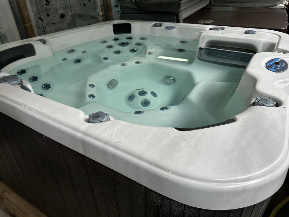 Джакузи градинско   7 места  покривало