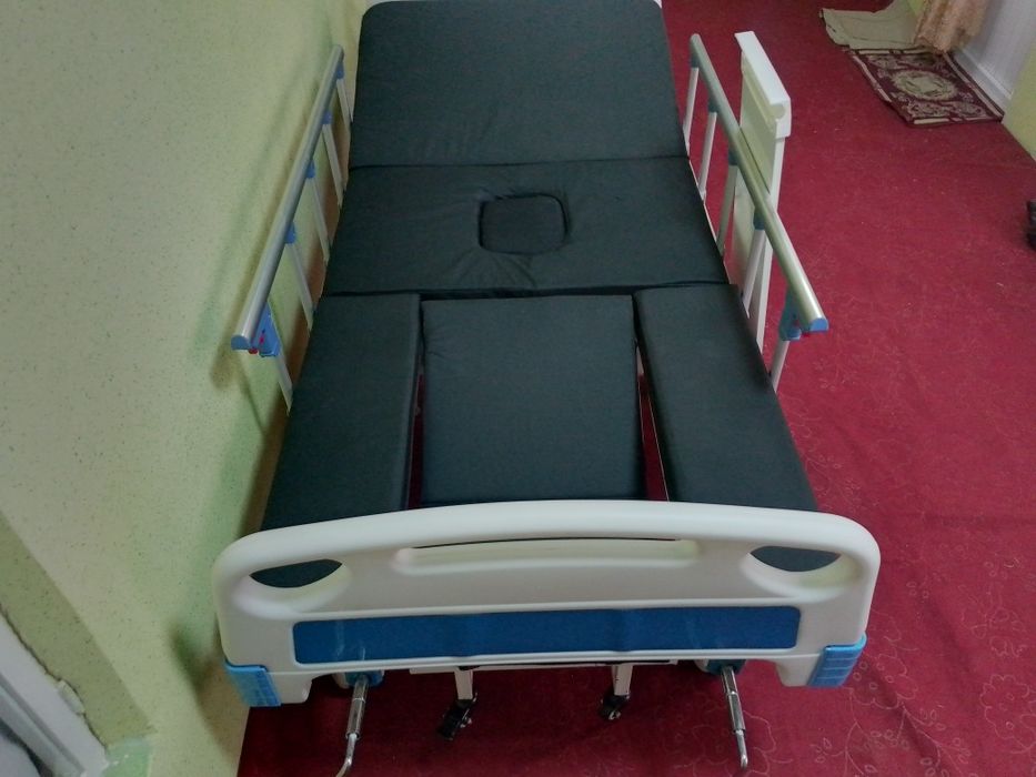 Трёх функциональный кровать б/у.