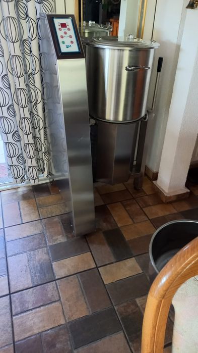 Vând utilaje restaurant