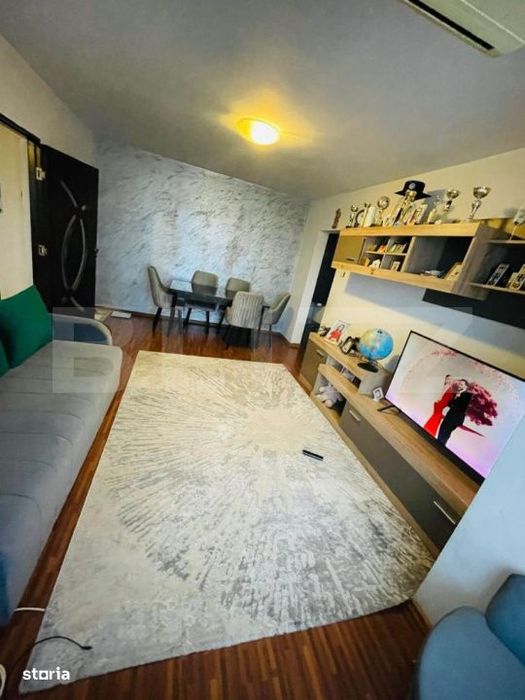 Apartament 3 camere, super finisat, etaj 4, aer conditionat – Zona