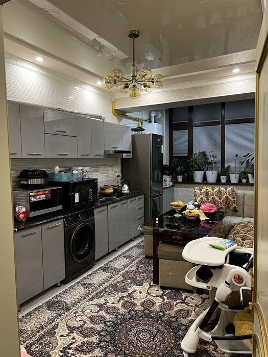 4/1/9 новостройка уй подвали билан сотилади. 98+ 80 м кв подваль