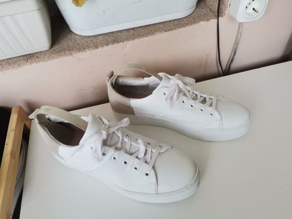 Спортни обувки Mansfield 41н Естествена кожа