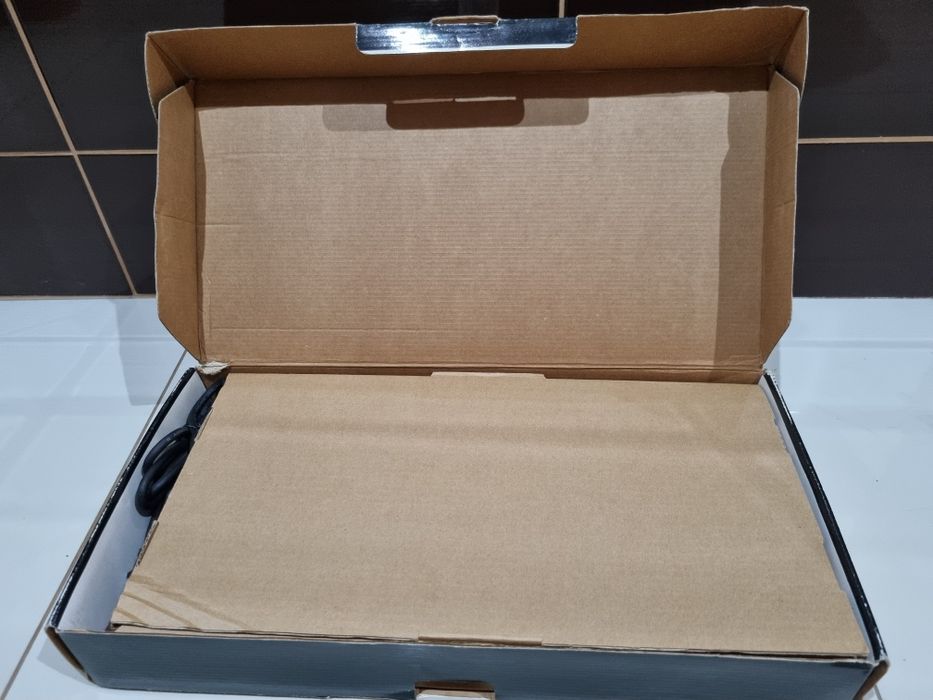 Tava incalzire mancare fără fir Russel Hobbs inox