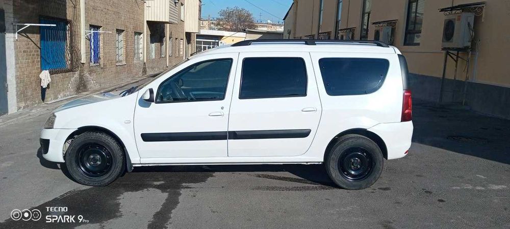 Лада Ларгус сотилади