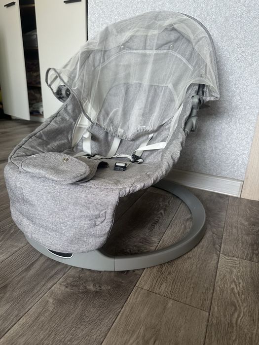 Продам шезлонг детский электрический