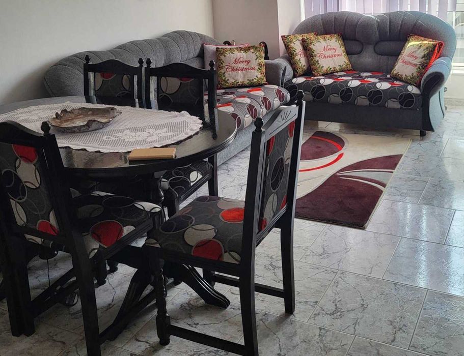 Маса с 6 стола от масив и холова гарнитура.