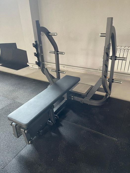 Тренажёр. Жимовая стойка