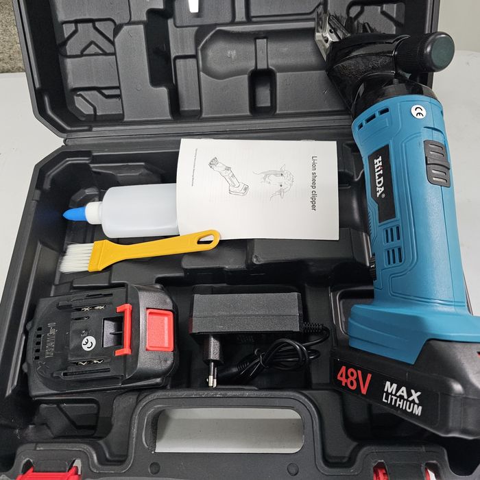 Акумулаторна машина за стригане на овце и животни 48V с 2 батерии