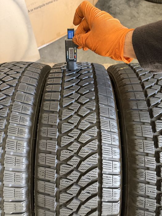 4 anvelope iarna 205/65/16 C , Bridgestone , 7-7.7 mm !