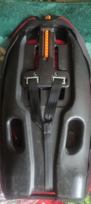 Продам автокресло chicco