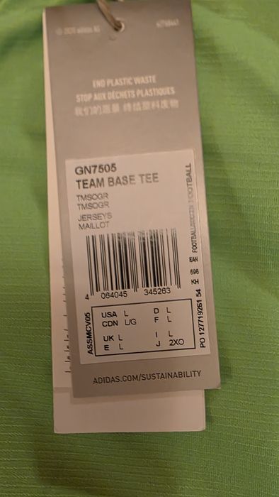 Нова тренировъчна тениска Adidas размер L