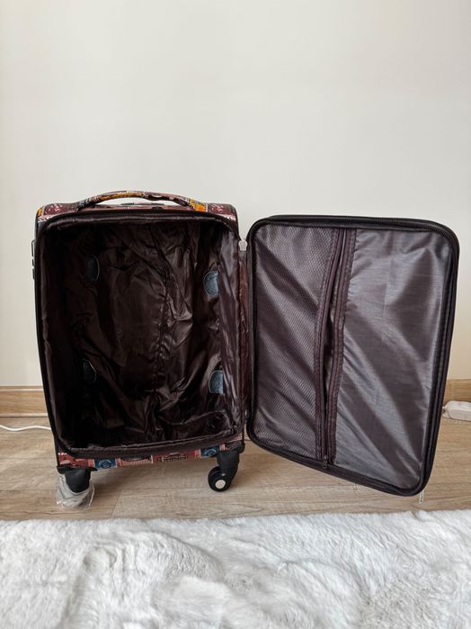 Чемодан на колесах