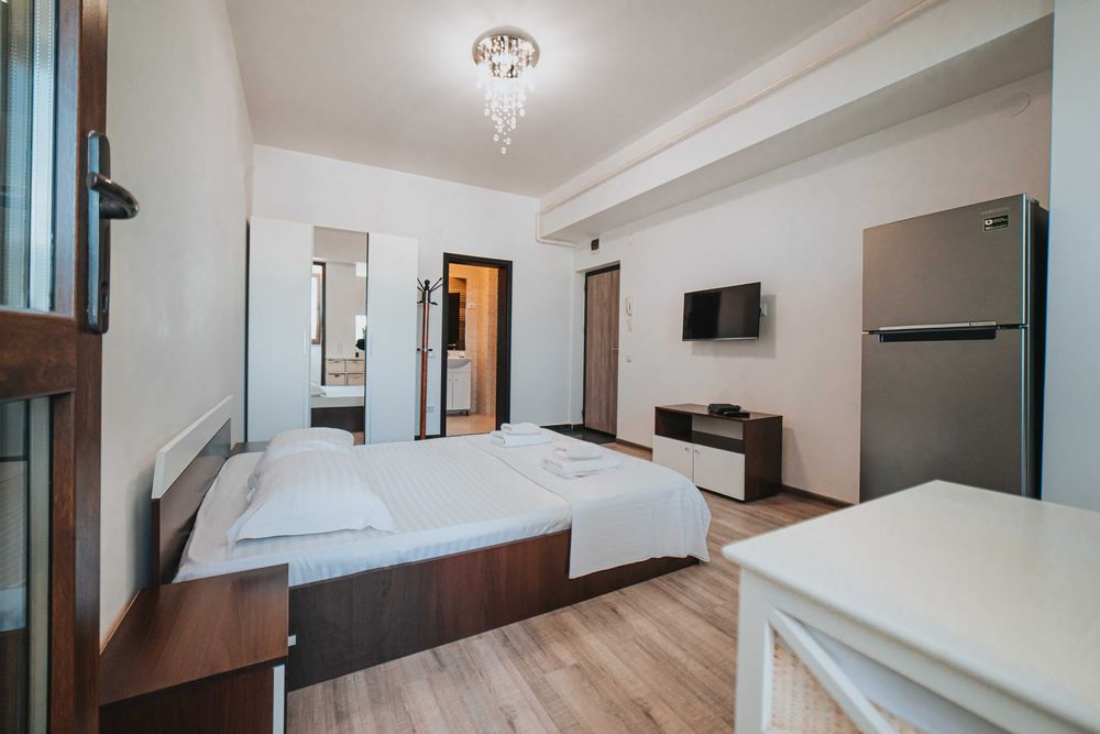 Cozy Apartments in Regim Hotelier Suceava # Factura F: # Vouchere