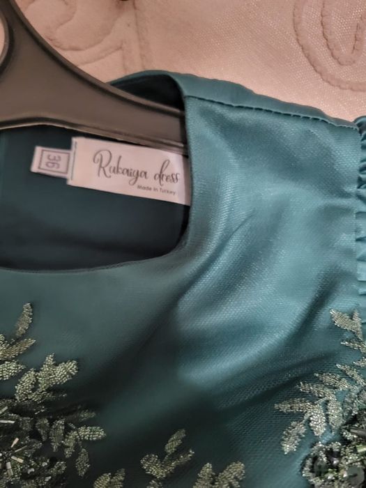 Продам платье для девочки