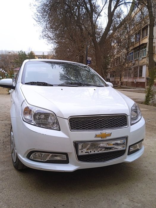 Нексия 3 сотилади