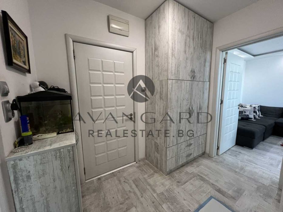 Продава се Тристаен апартамент в Пловдив, Кършияка - 49 кв.м за 2245 €/кв.м - Снимка #8