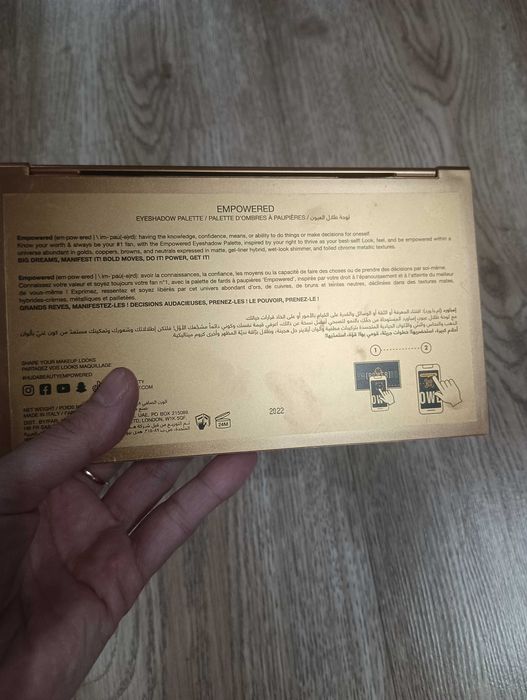 Палитра Huda beauty Empowered