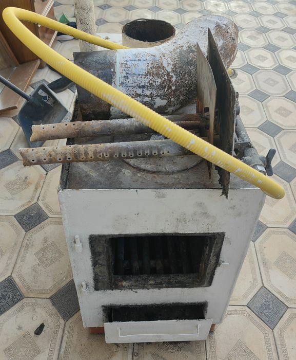 Продам б/у советскую отопительную печь