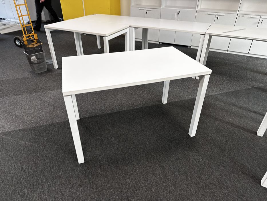 Офис бюро 120×70 см – метална основа, налични на склад