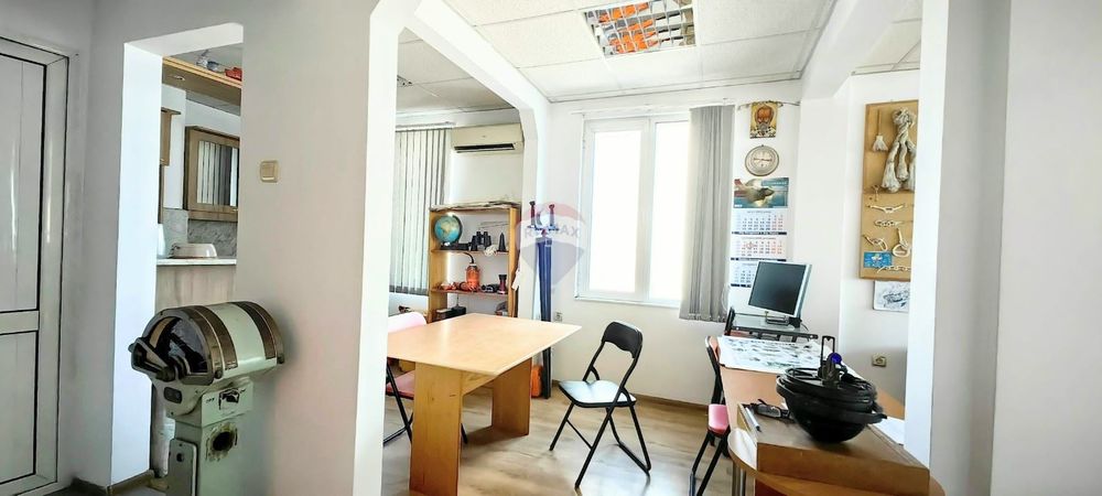 Продава се Двустаен апартамент в Варна, ЖП Гара - 70 кв.м за 2629 €/кв.м - Снимка #4