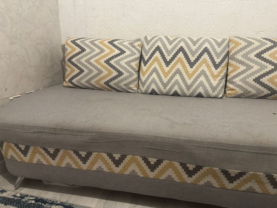 Отдаю даром тахту