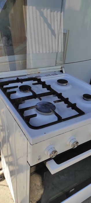 Продам газплиту б/у Beko