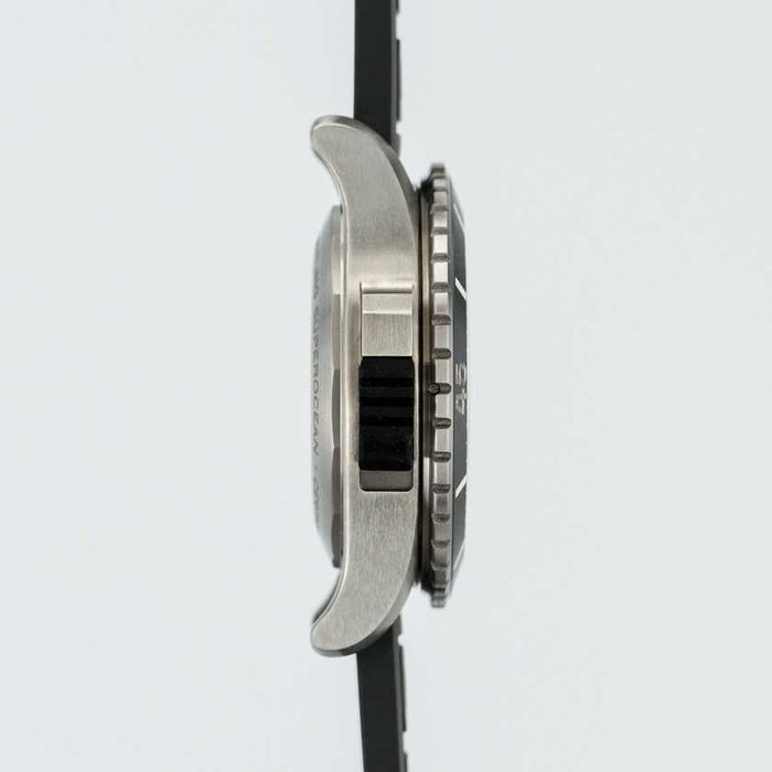 Breitling Superocean Automatic 48mm Titanium E17369241I1S1