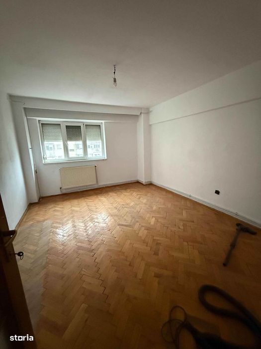 De vânzare Duplex 3 camere Zona Piața Mare — fotografia 1