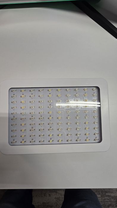 Lumină LED Grow Light 400W – VEG / Flower Booster