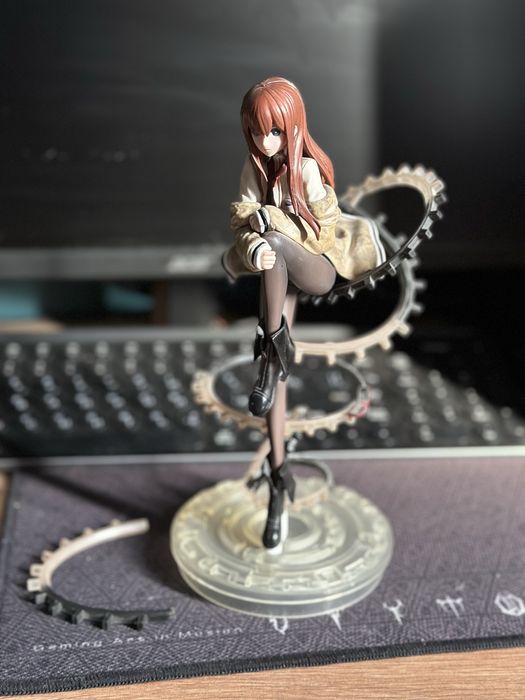 Фигурка Макисе из аниме Врата Штейна