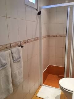 * цената е за човек* Двойна стая със самостоятелна баня и тоалетна