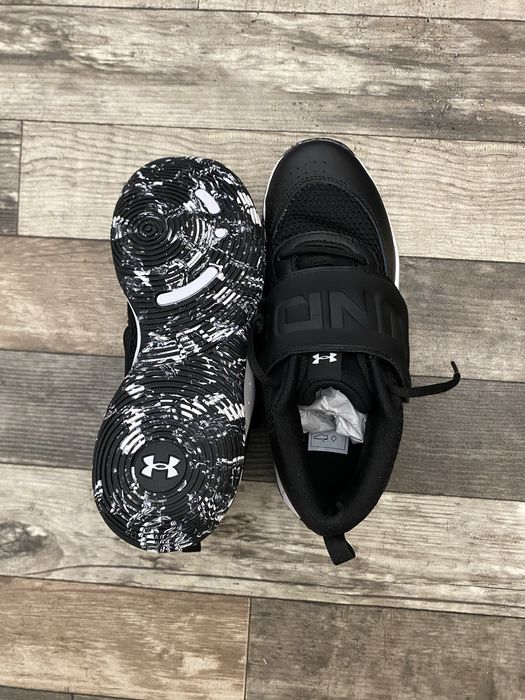 Adidasi Under Armour