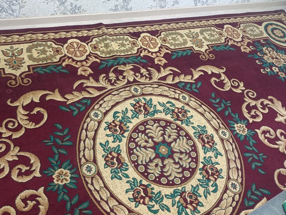 Продам Ковёр в хорошем состоянии