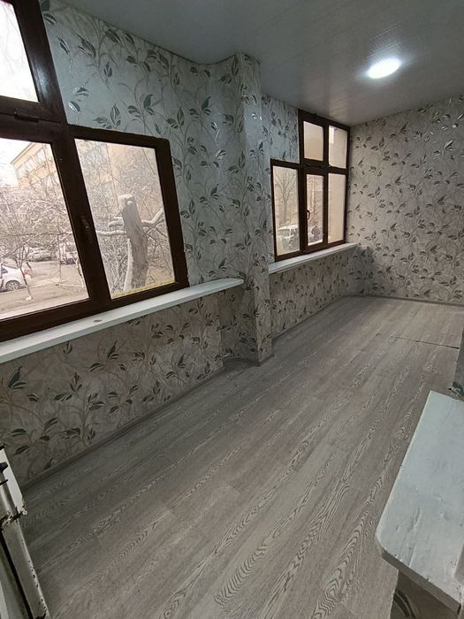 Navoiy shahrida 1 xona 2 xona qilingan uymiz sotiladi arzon narxda