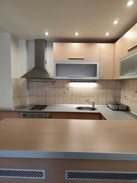 Дава се под наем Двустаен апартамент в София, Бъкстон - 60 кв.м за 670 € - Снимка #1