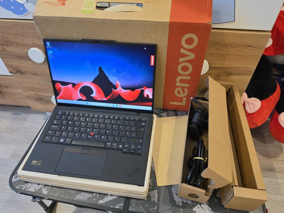 НОВ! Lenovo Thinkpad X1 Carbon Gen 12 / Ultra 7 155U / 32 GB Ram / 512 SSD