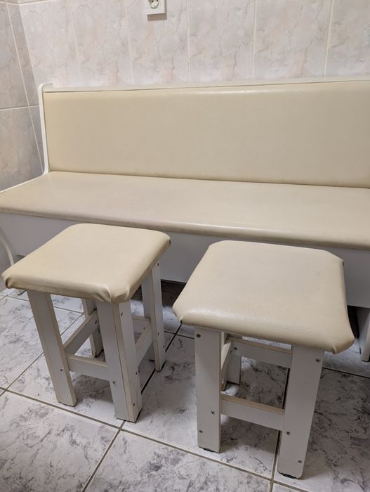 Colțar bucătărie + masă cu scaune