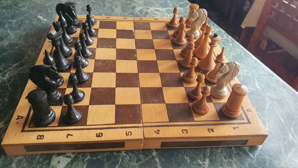 Продам Шахматы в отличном состоянии. Смотрите фото и звоните по телеф.