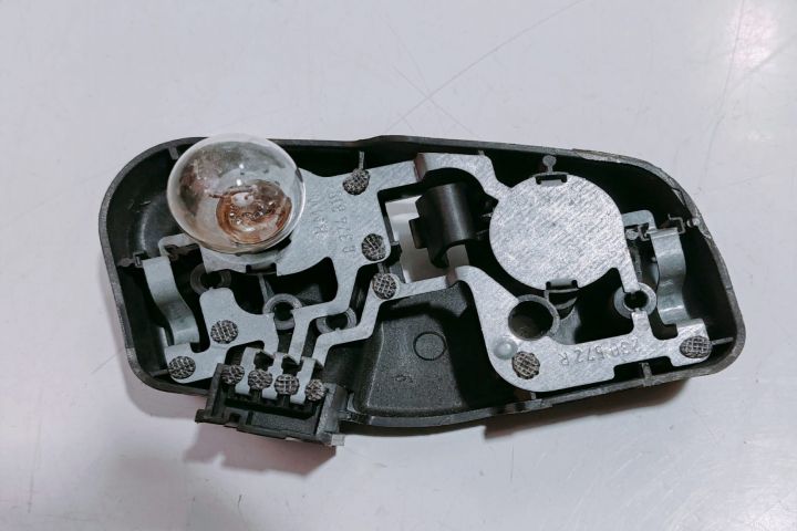 Soclu Stop Dreapta 8374810 BMW Seria 3 E46