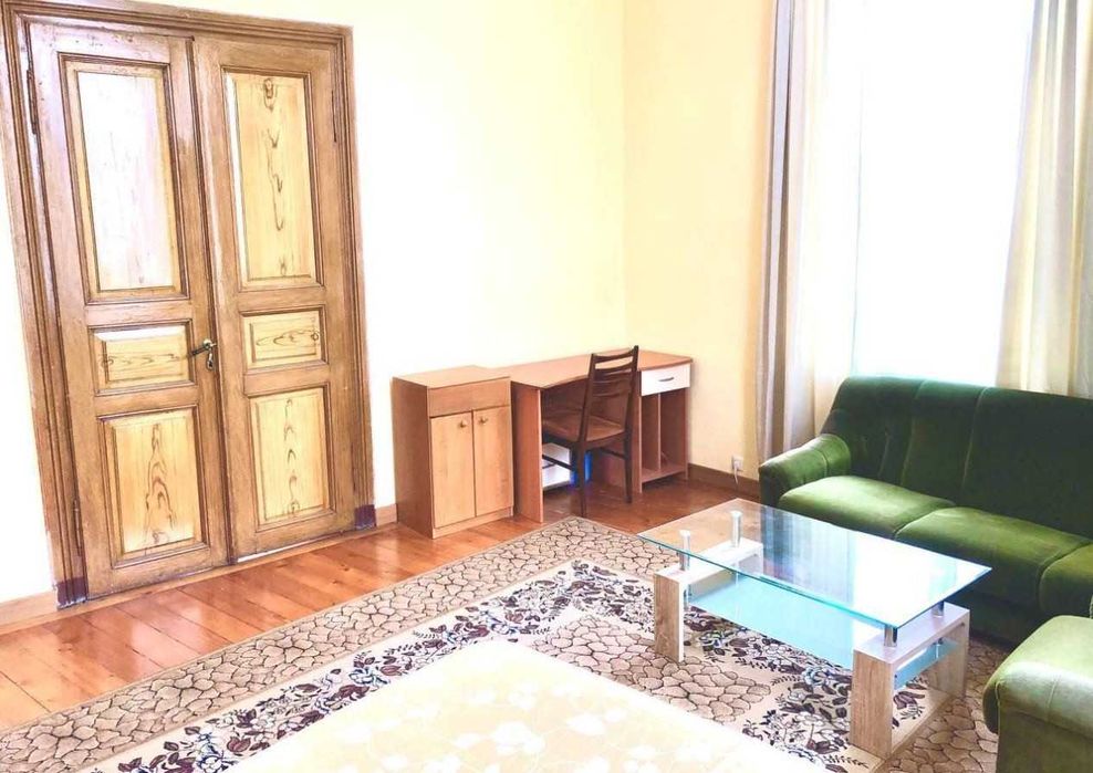 Дава се под наем Двустаен апартамент в Бургас, Център - 50 кв.м за 500 € - Снимка #1