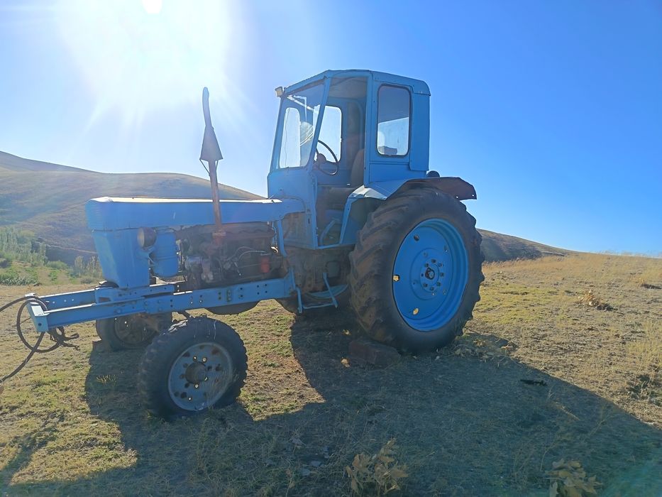 Traktor 28 sotiladi Narxi 12 milyon